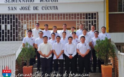 NUESTROS SEMINARISTAS